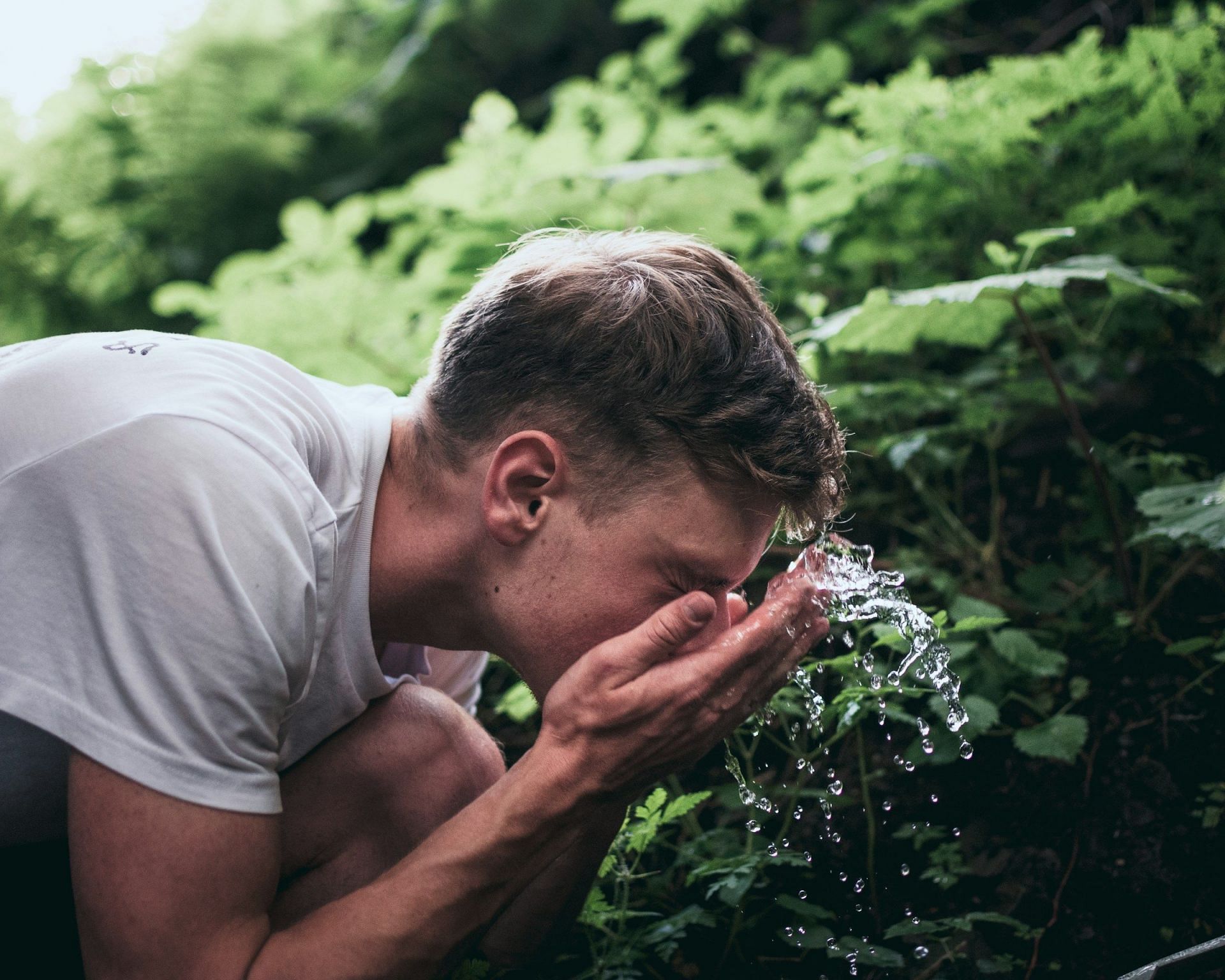 How much should you wash your face? (Photo by Tadeusz Lakota on Unsplash)